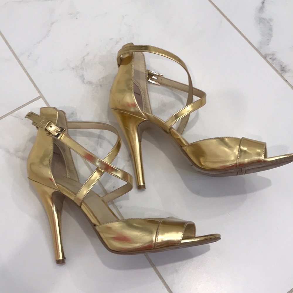 Nine West gold strappy heels size 8.5